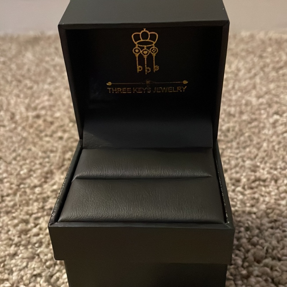 Ring box - Picture 4 of 6